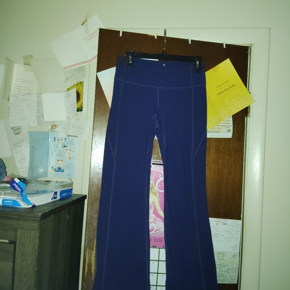 ATHLETA Magnolia Flare Athletic Pants - Size Medium - Picture 5 of 9